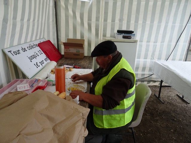 Vide grenier 2014 (22).jpg